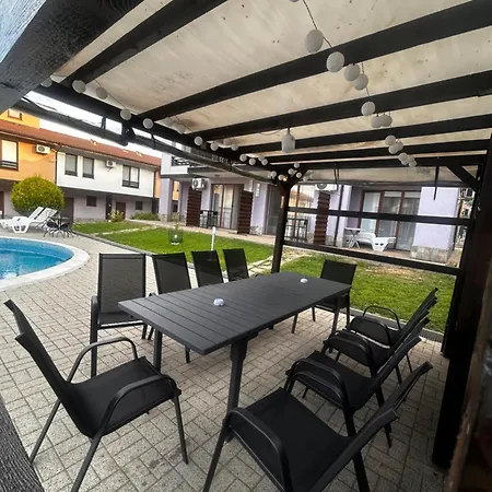 Donevi Apartment *