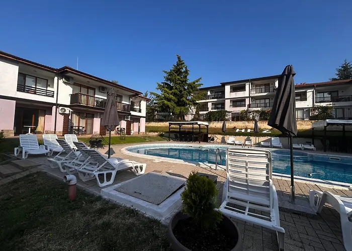 Donevi 아파트 로가체보